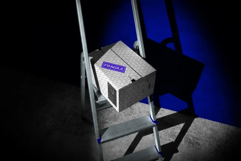 imgi_9_06-free-box-packaging-mockup-1